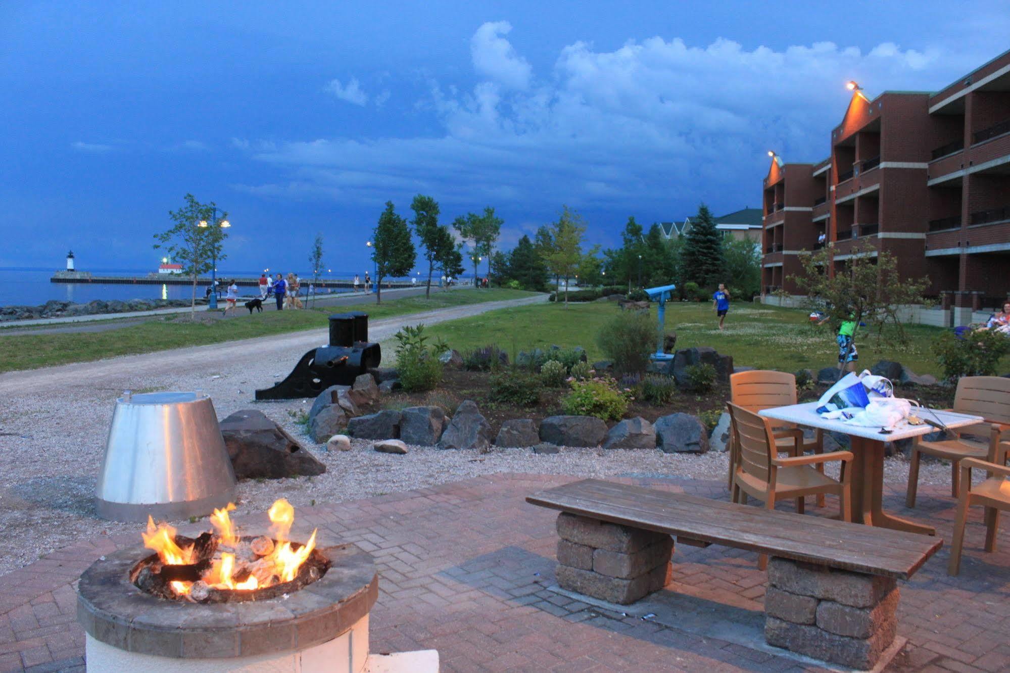 The Inn On Lake Superior Дулут Екстер'єр фото